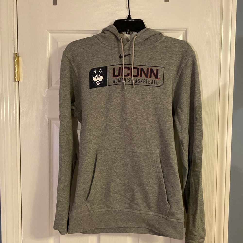UCONN Women’s Basketball Hoodie Gray Size Small Nike Brand Great Condition